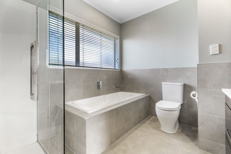 Photo of property in 9 Stranraer Crescent, Wattle Downs, Auckland, 2103
