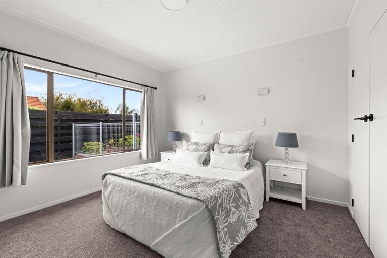 Photo of property in 35 Townshend Crescent, Greenmeadows, Napier, 4112