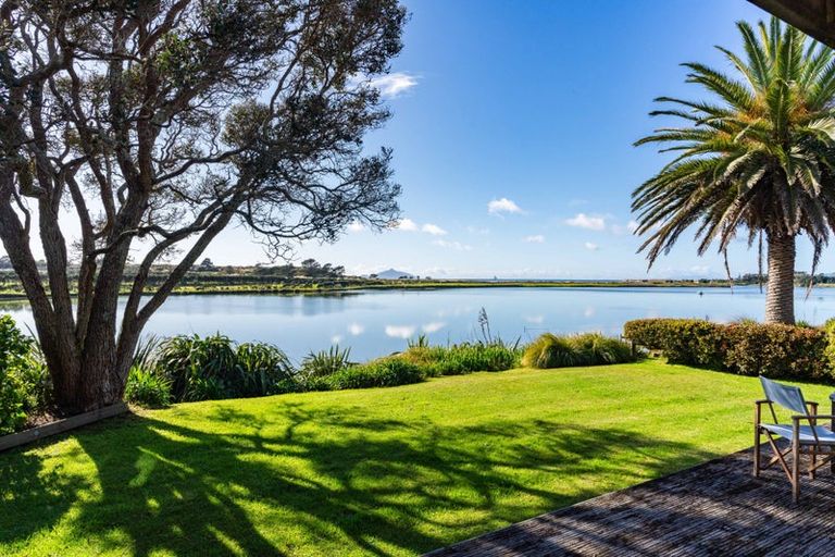 Photo of property in 16 Riverview Place, Waipu, 0582