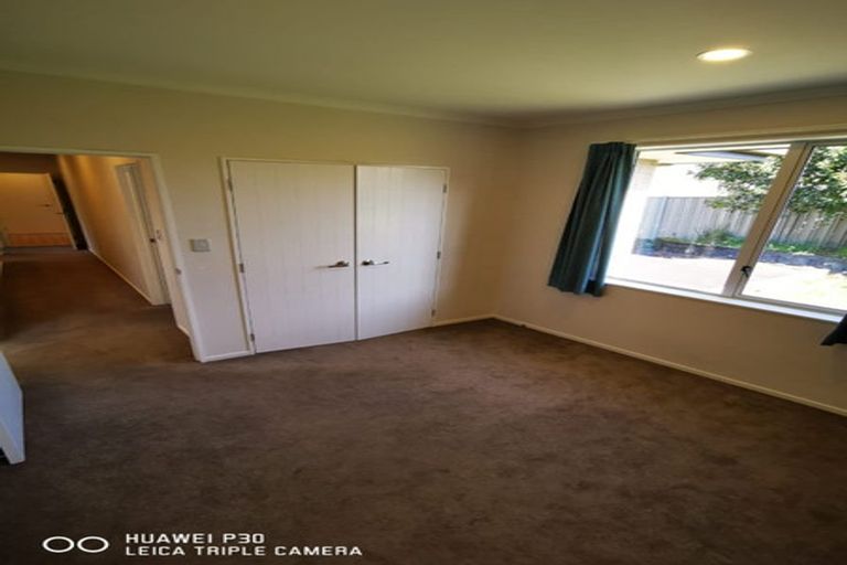 Photo of property in 23 Erceg Way, Rosehill, Papakura, 2113