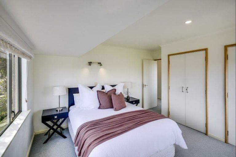 Photo of property in 11 Sealy Road, Bluff Hill, Napier, 4110