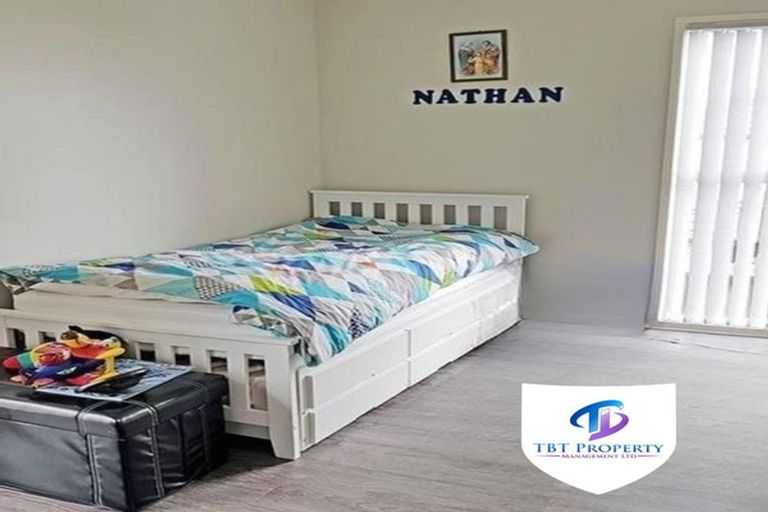 Photo of property in 4a Redoubt Road, Goodwood Heights, Auckland, 2105