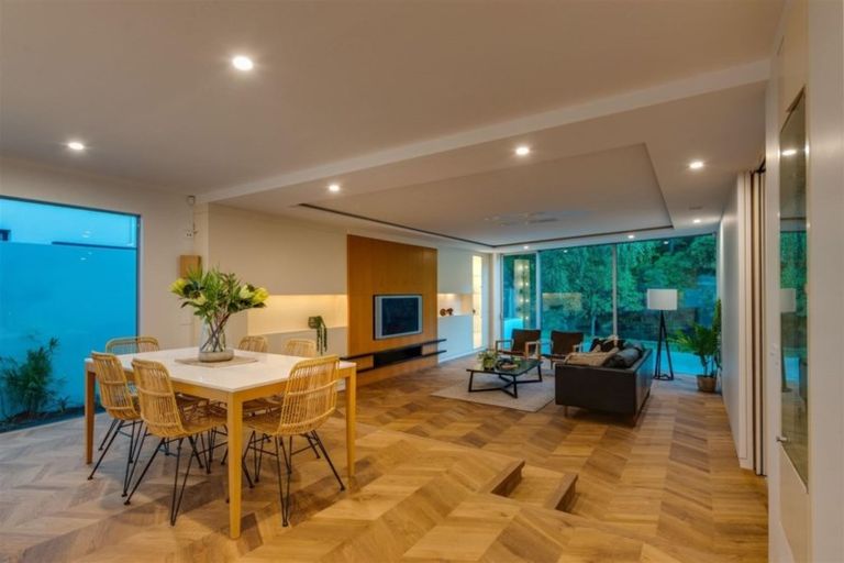 Photo of property in 16 Carlton Mill Road, Merivale, Christchurch, 8014