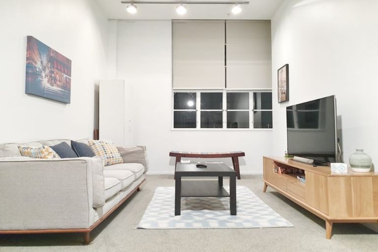 Photo of property in 6 Victoria Street, Hawera, 4610