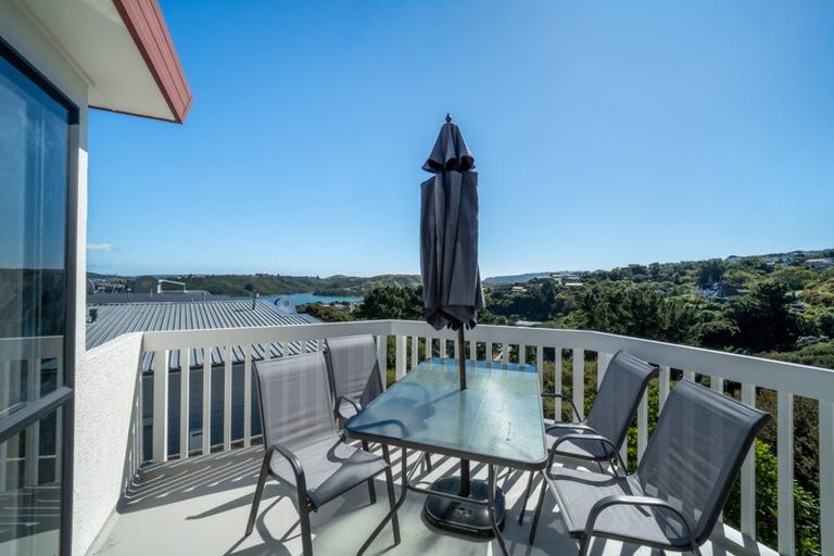 Photo of property in 2 Cromarty Place, Papakowhai, Porirua, 5024