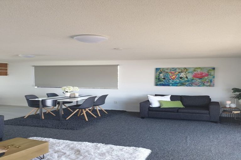 Photo of property in 2/5 Inca Place, Red Hill, Papakura, 2110