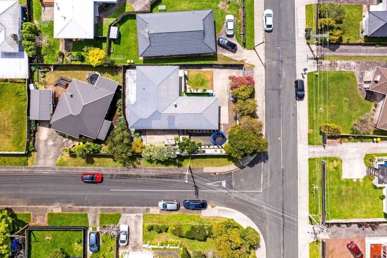 Photo of property in 58 Tiroroa Avenue, Te Atatu South, Auckland, 0610