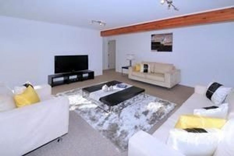 Photo of property in 9 Wilmington Place, Forrest Hill, Auckland, 0620