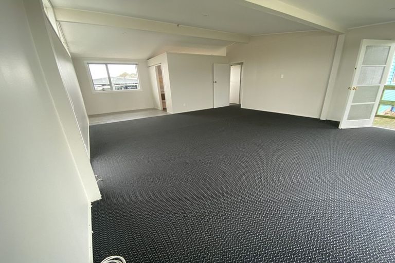 Photo of property in 74 Bader Drive, Mangere, Auckland, 2022