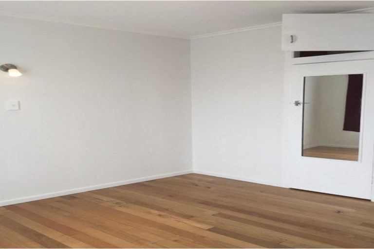 Photo of property in 2/342 Lake Road, Hauraki, Auckland, 0622