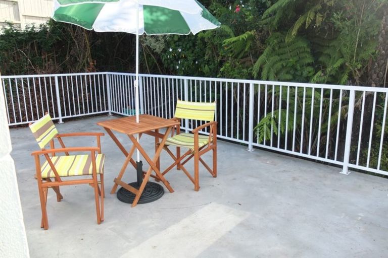 Photo of property in 5a Pohutukawa Avenue, Shelly Park, Auckland, 2014