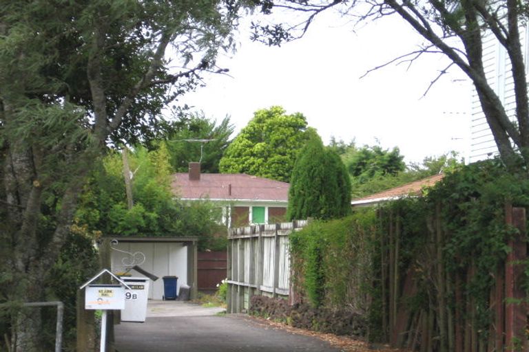 Photo of property in 2/9 Lancaster Road, Beach Haven, Auckland, 0626