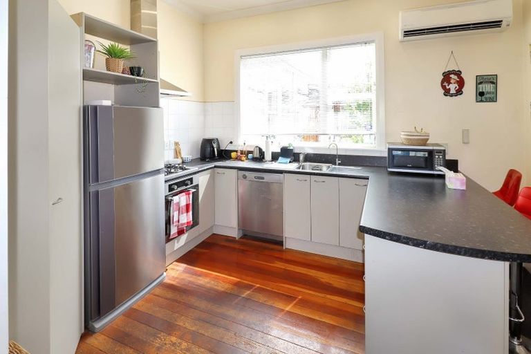 Photo of property in 57 Childers Terrace, Kilbirnie, Wellington, 6022