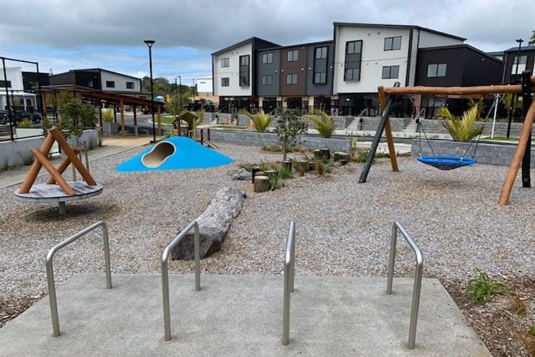 Photo of property in 6 Hoopers Road, Glen Eden, Auckland, 0602