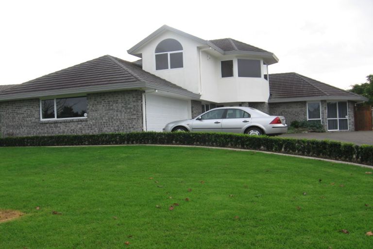 Photo of property in 8 Windfall Grove, Greenhithe, Auckland, 0632