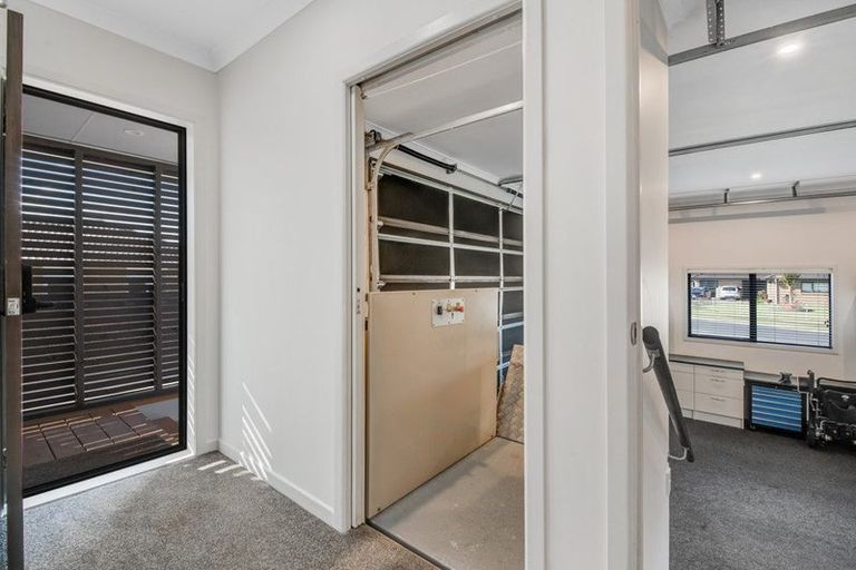 Photo of property in 7 Raabia Close, Parakai, 0830