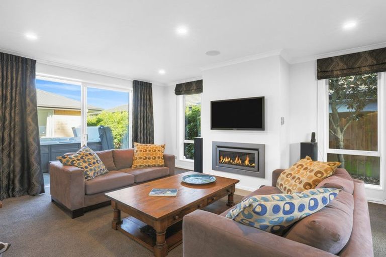 Photo of property in 24 Reka Street, Parklands, Christchurch, 8083