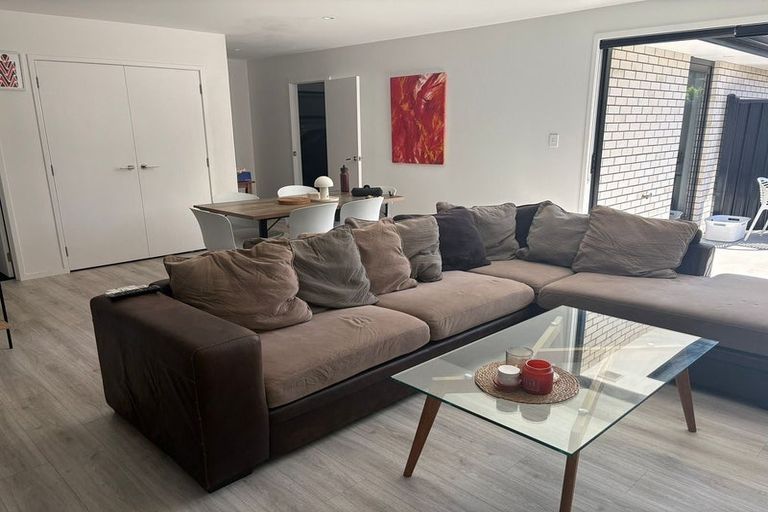 Photo of property in 120 Seaview Road, Westown, New Plymouth, 4310