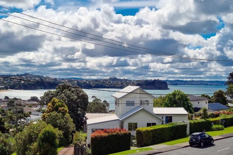 Photo of property in 1 Tindalls Bay Road, Tindalls Beach, Whangaparaoa, 0930
