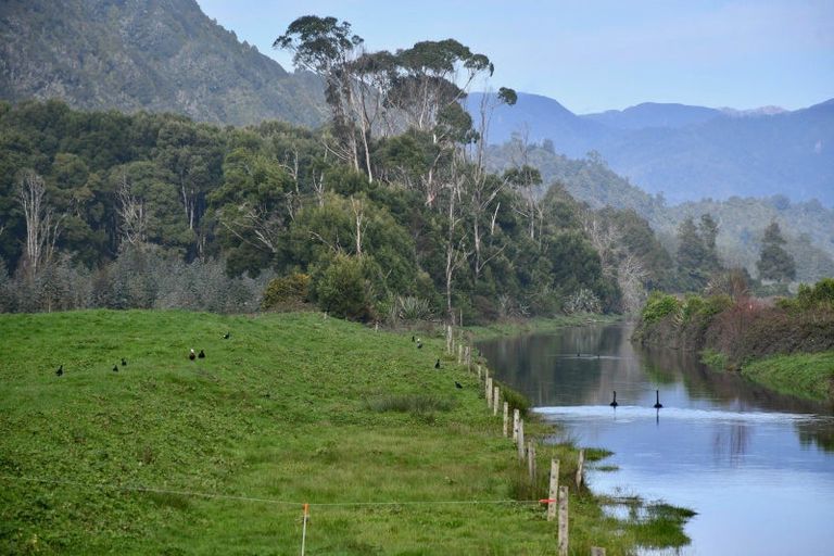 Photo of property in 106 Granite Creek Road, Karamea, 7893