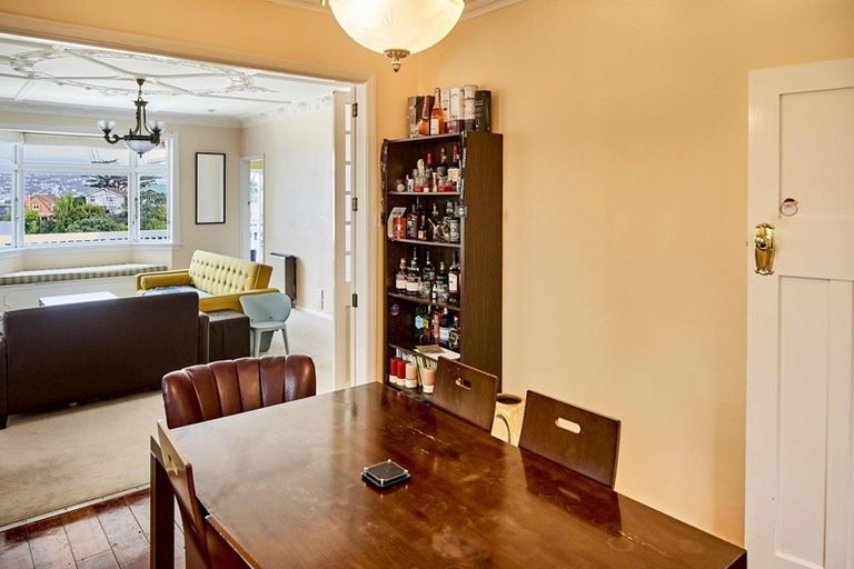 Photo of property in 41 Tio Tio Road, Miramar, Wellington, 6022