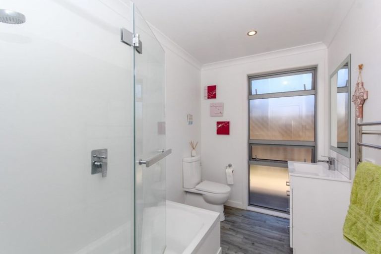 Photo of property in 24 Norwich Avenue, Spotswood, New Plymouth, 4310