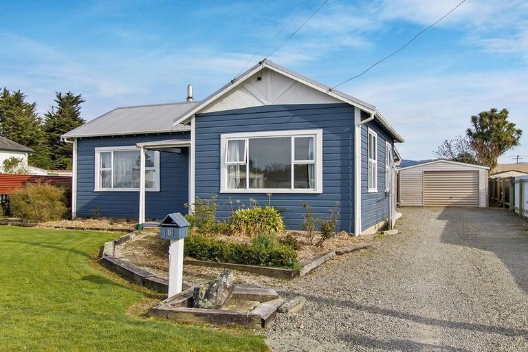 Photo of property in 6 Edward Street, Waimate, 7924
