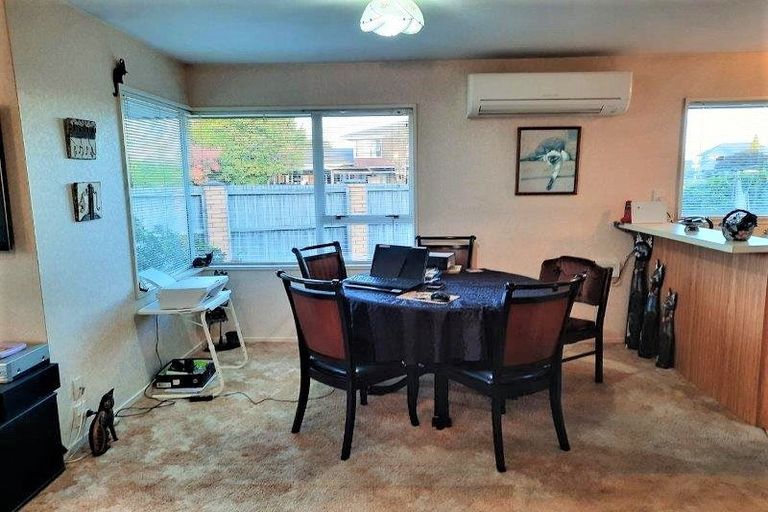 Photo of property in 1/52 Middlepark Road, Sockburn, Christchurch, 8042