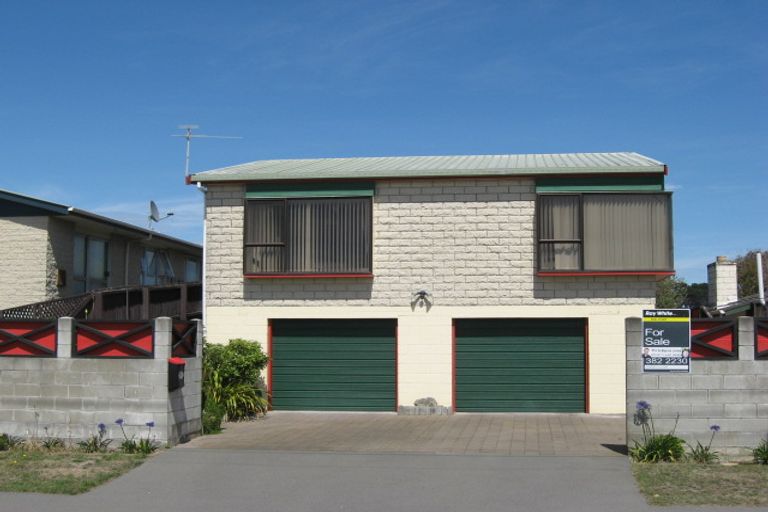 Photo of property in 517 Marine Parade, South New Brighton, Christchurch, 8062