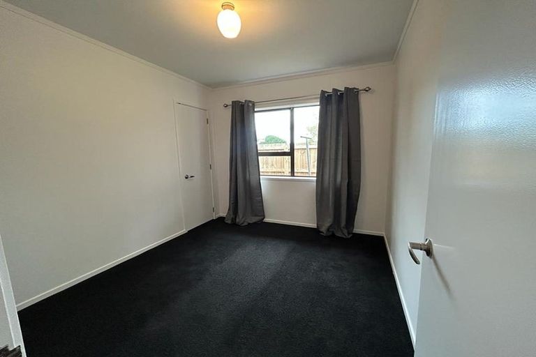 Photo of property in 2a Pinedale Place, Henderson, Auckland, 0610