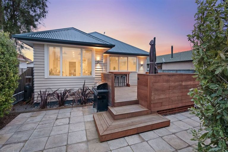 Photo of property in 40 Farquhars Road, Redwood, Christchurch, 8051