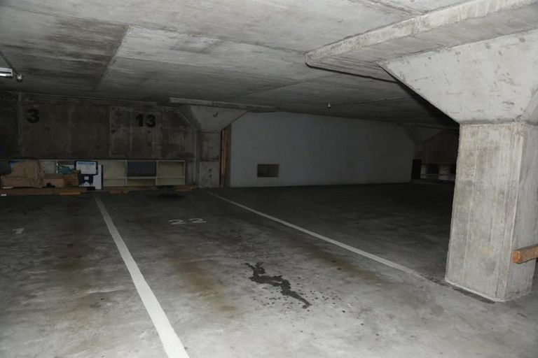 Photo of property in Metro Apartments, 13/220 Thorndon Quay, Pipitea, Wellington, 6011