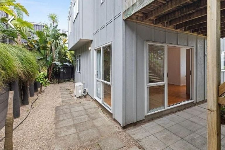 Photo of property in 290b Oceanbeach Road, Mount Maunganui, 3116