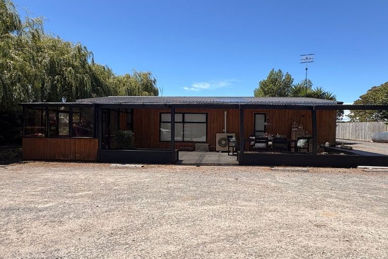 Photo of property in 140 Mako Mako Road, Levin, 5510