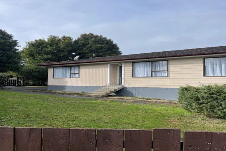 Photo of property in 1 West Harbour Drive, West Harbour, Auckland, 0618