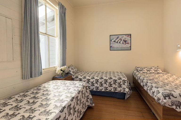 Photo of property in 2 Paua Place, Aramoana, Omakere, 4271