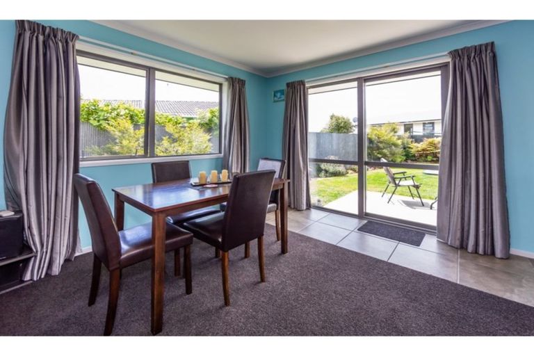 Photo of property in 8 Carteret Place, Aranui, Christchurch, 8061
