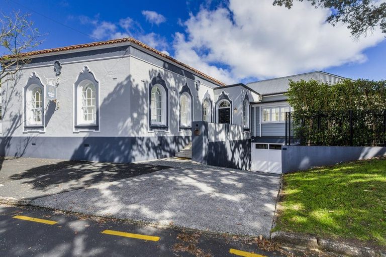 Photo of property in 33 Cheltenham Road, Devonport, Auckland, 0624