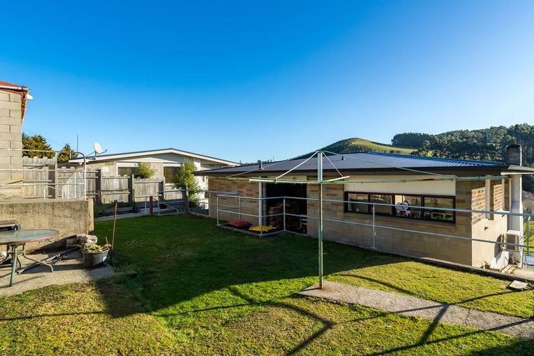 Photo of property in 485 Kaikorai Valley Road, Bradford, Dunedin, 9011