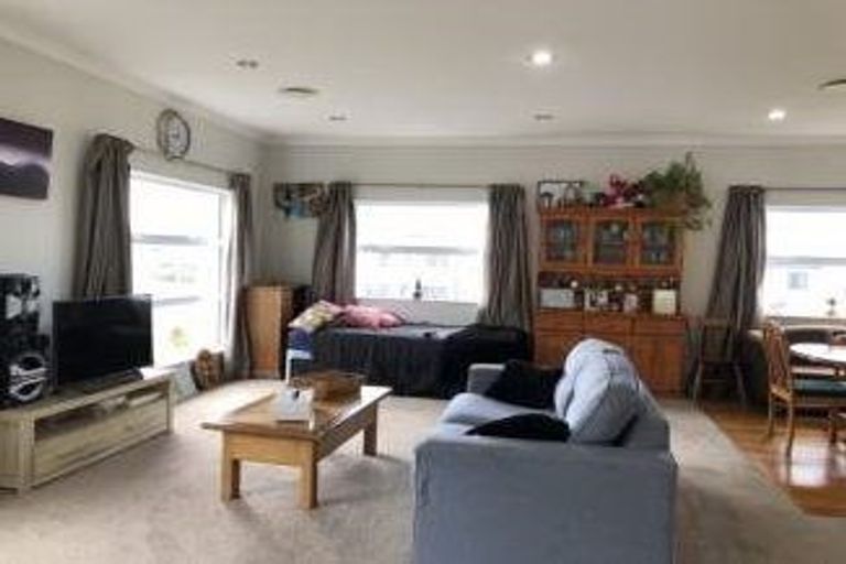 Photo of property in 15 Sawyers Lane, Silverdale, 0932