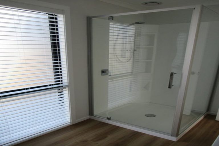 Photo of property in 38 Mawai Hakona Drive, Wallaceville, Upper Hutt, 5018