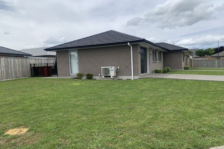 Photo of property in 12 Tarata Grove, Lansdowne, Masterton, 5810
