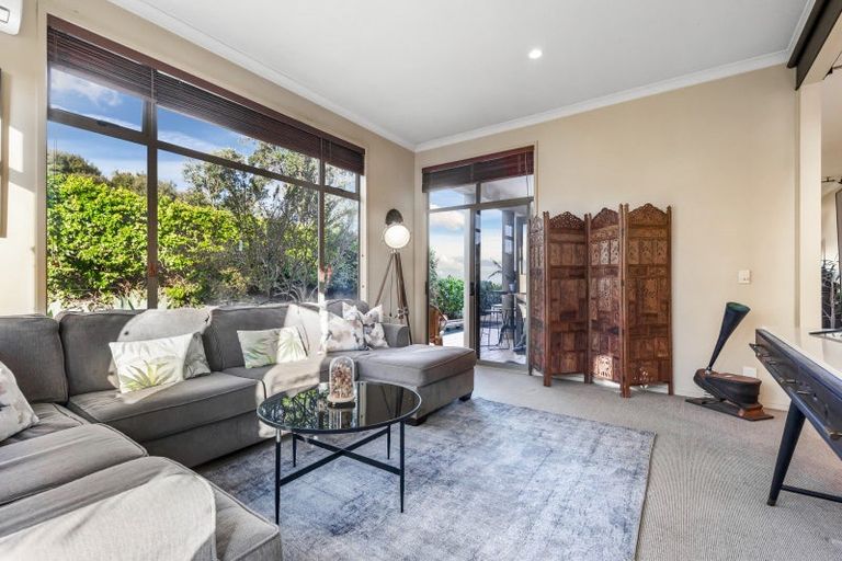 Photo of property in 67 Harbour View Road, Te Atatu Peninsula, Auckland, 0610