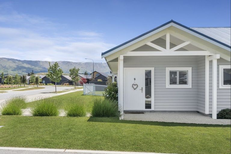 Photo of property in 9 Searle Drive, Cromwell, 9310