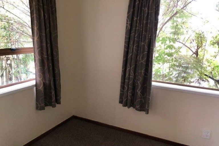 Photo of property in 2/83 Daffodil Street, Titirangi, Auckland, 0604