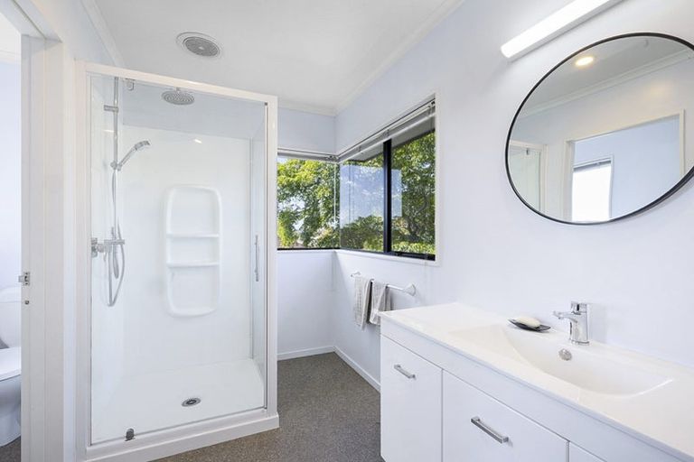 Photo of property in 16 Karina Road, Merrilands, New Plymouth, 4312