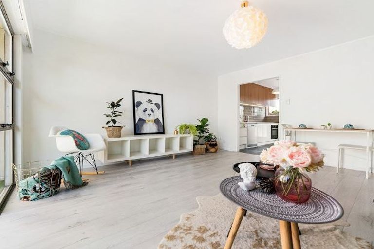 Photo of property in 7/31 Blease Street, New Lynn, Auckland, 0600