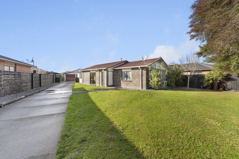 Photo of property in 47 Peppertree Glade, Kelvin Grove, Palmerston North, 4414