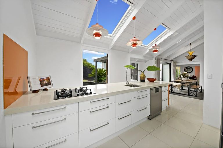 Photo of property in 26 Braemar Road, Castor Bay, Auckland, 0620