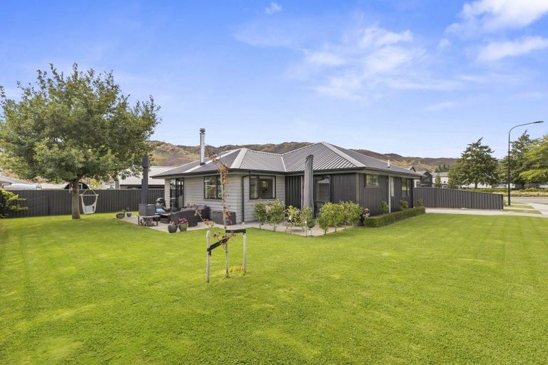 Photo of property in 3 Searle Drive, Cromwell, 9310